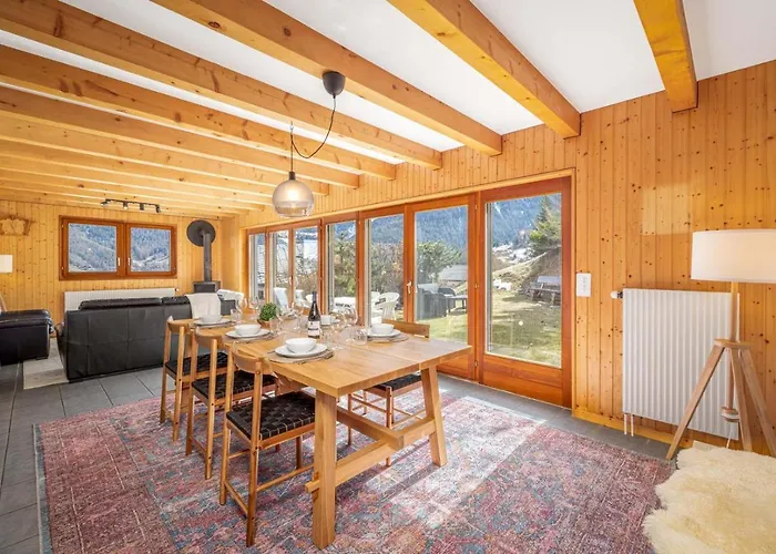 Theo Family Retreat Contemporary Design Chalet *